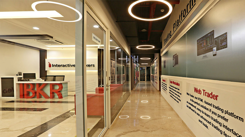 恒大又卖资产,马化腾出手了!影视大佬曾豪掷44亿接盘,浮亏超19亿